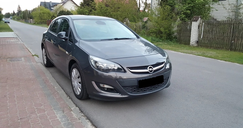 Opel Astra cena 24900 przebieg: 76000, rok produkcji 2012 z Garwolin małe 106